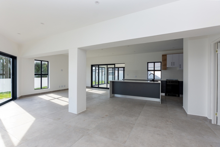 3 Bedroom Property for Sale in Shelley Point Western Cape